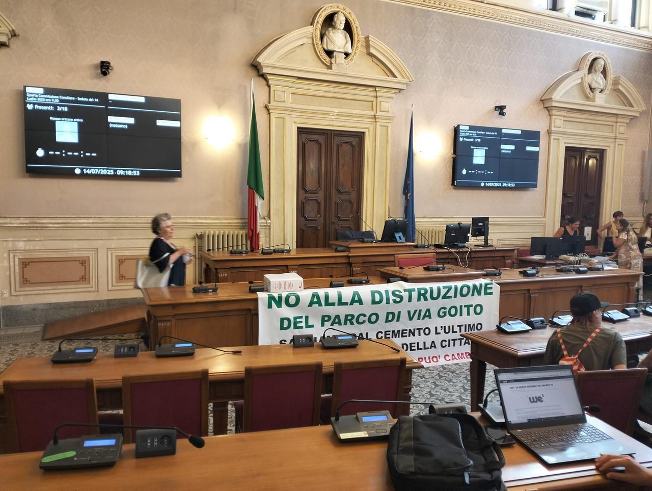 Livorno, parco di via Goito: occupata per protesta la sala del consiglio comunale