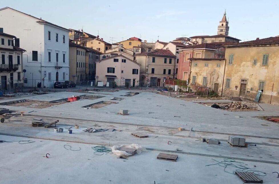 Pistoia, bocciata piazza San Lorenzo: «È un lastrone di cemento»<br>
