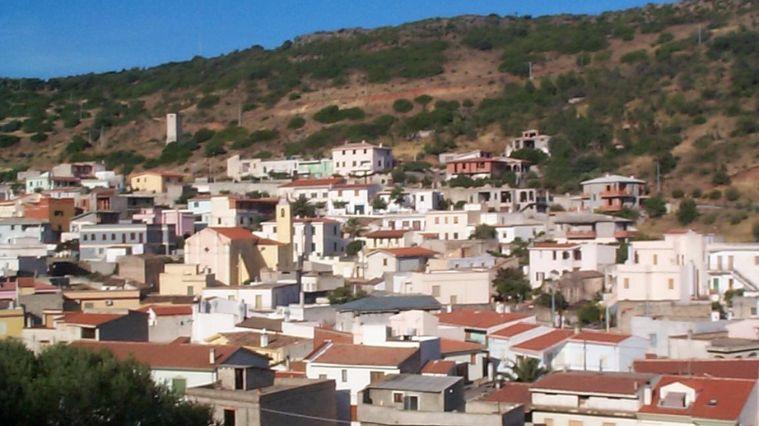 Famiglia derubata in casa, il paese si mobilita e fa una colletta