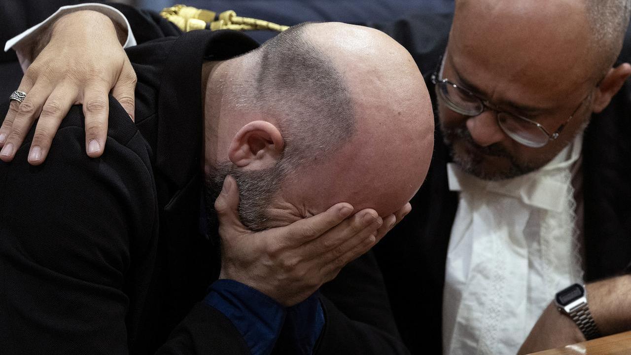 Minacce a Saviano, confermata la condanna al boss Bidognetti: lo scrittore in lacrime in aula