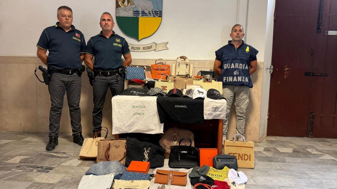 
	La merce sequestrata dalla Finanza

