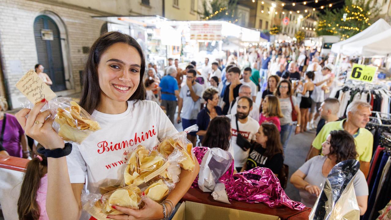 Un'immagine di una passata edizione della Fiera del brigidino (foto Nucci/ Innocenti)