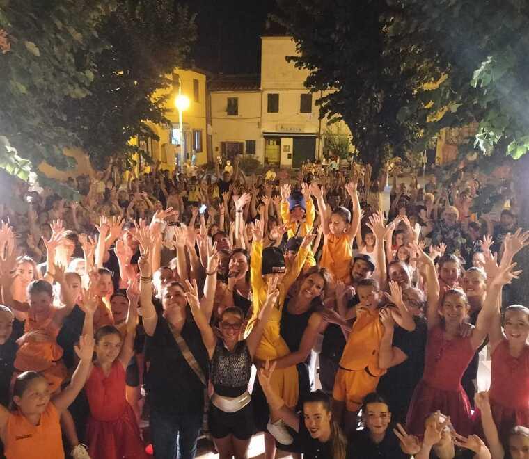 Memoria, cultura, show e shopping a Collesalvetti si accende la Notte è Clara<br>
