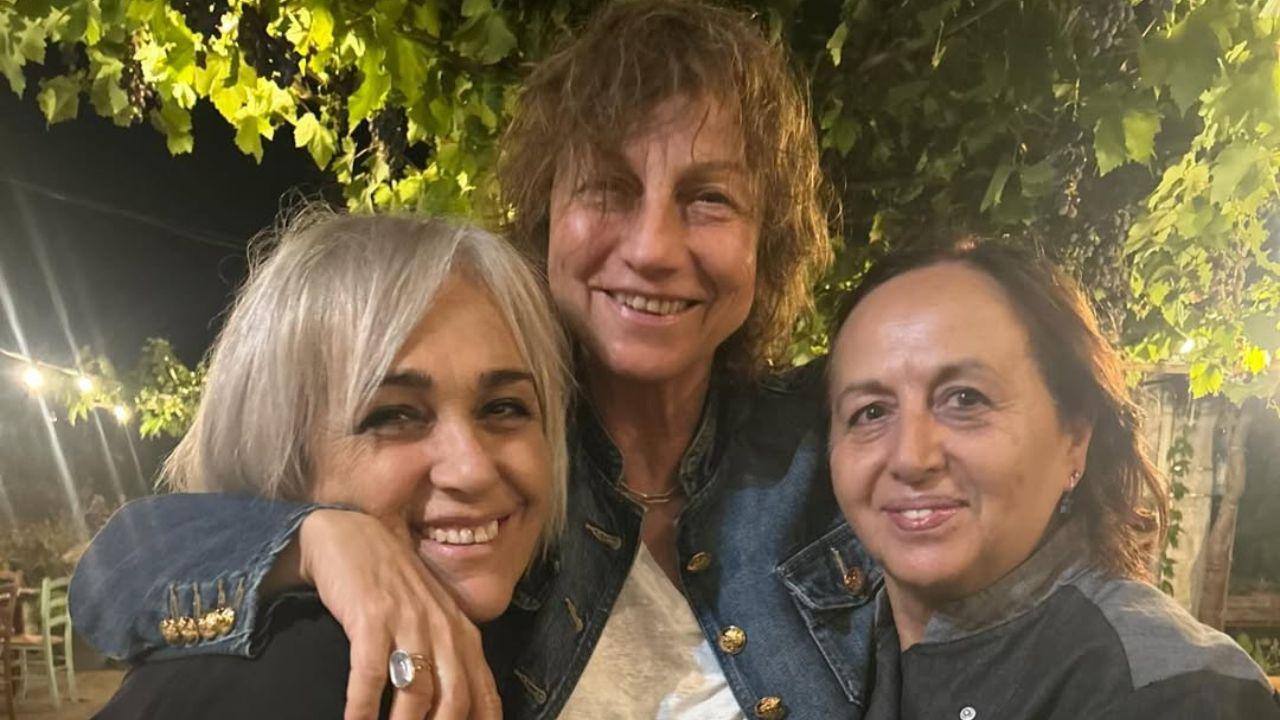 Gianna Nannini con le titolari del locale (foto Instagram)