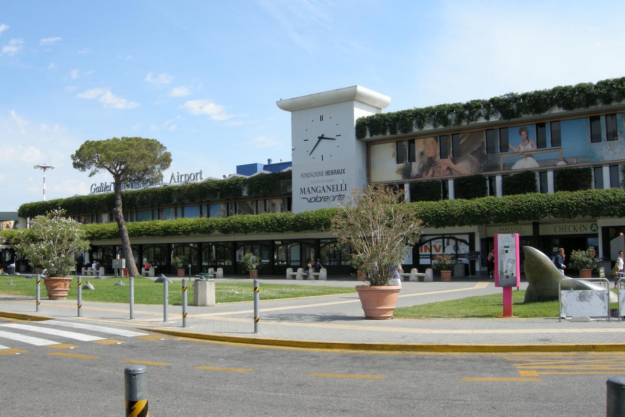 
	L'aeroporto di Pisa

