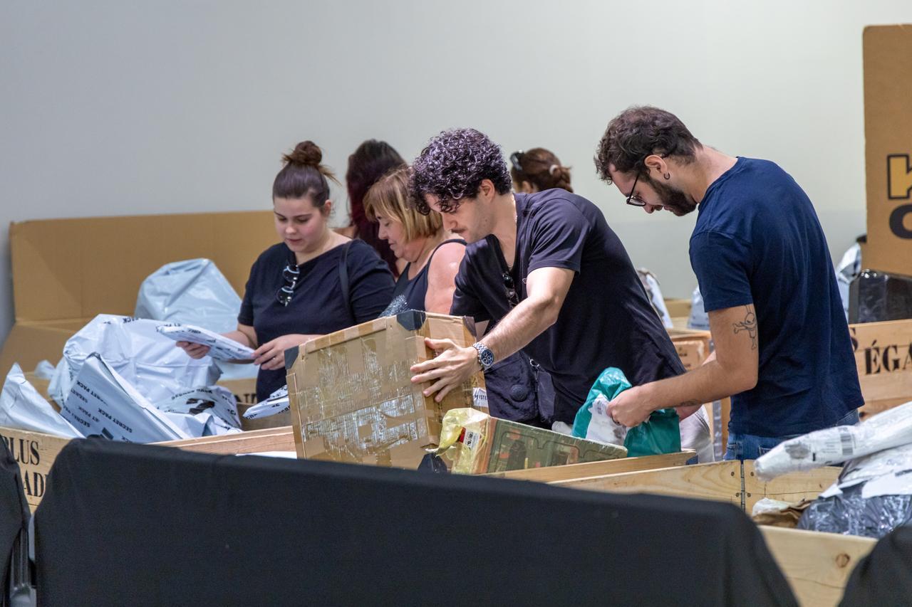 Gioco dei pacchi alla “Nuova Darsena”. Tante soprese e… un pigiama