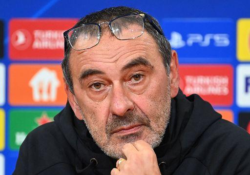 «Malore per Sarri in allenamento», ma la Lazio smentisce: “Visita più approfondita”