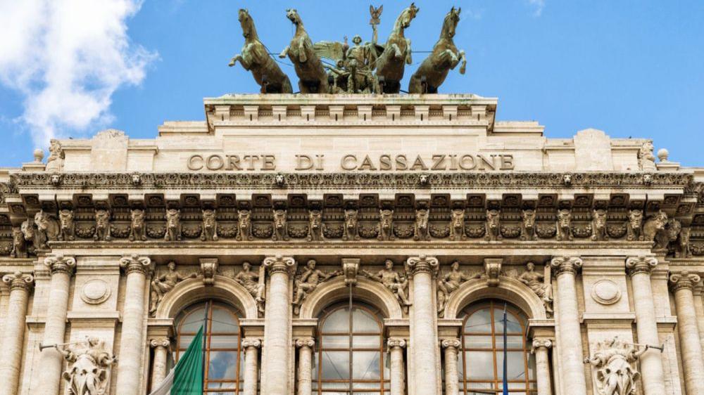 Uccise il figlio di 3 anni e lo lasciò sulla cassa del supermarket: cosa dice la sentenza