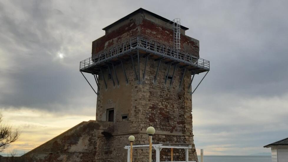Livorno e la nuova vita della Torre di Calafuria: ecco chi può fare domanda per utilizzarla e le agevolazioni