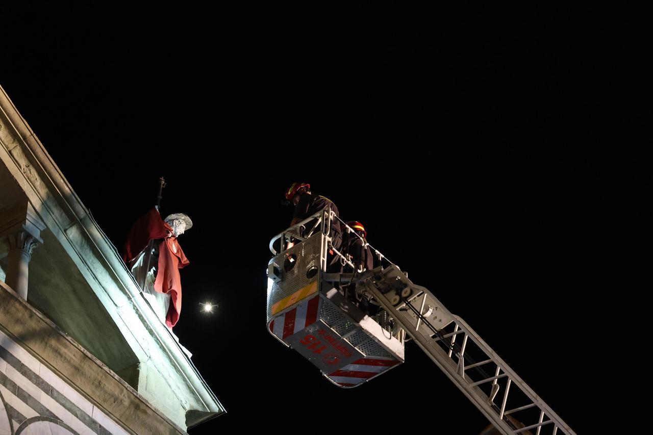 
	La vestizione di San Jacopo (foto Nucci)

