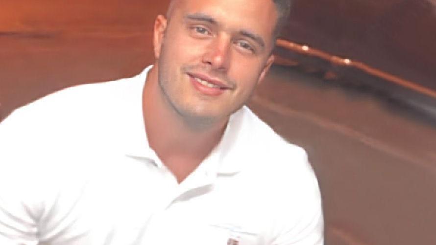 Muore per un malore a 27 anni Alex Bracco: con il suo Tagadà animava le fiere