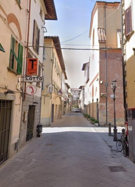 Castelfranco, rissa a bottigliate e 24enne in ospedale. Il parroco: «Fascisti solo perché vogliamo pace a casa nostra»