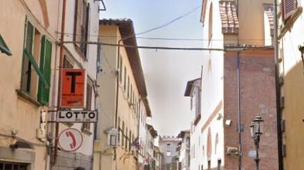 Castelfranco, rissa a bottigliate e 24enne in ospedale. Il parroco: «Fascisti solo perché vogliamo pace a casa nostra»