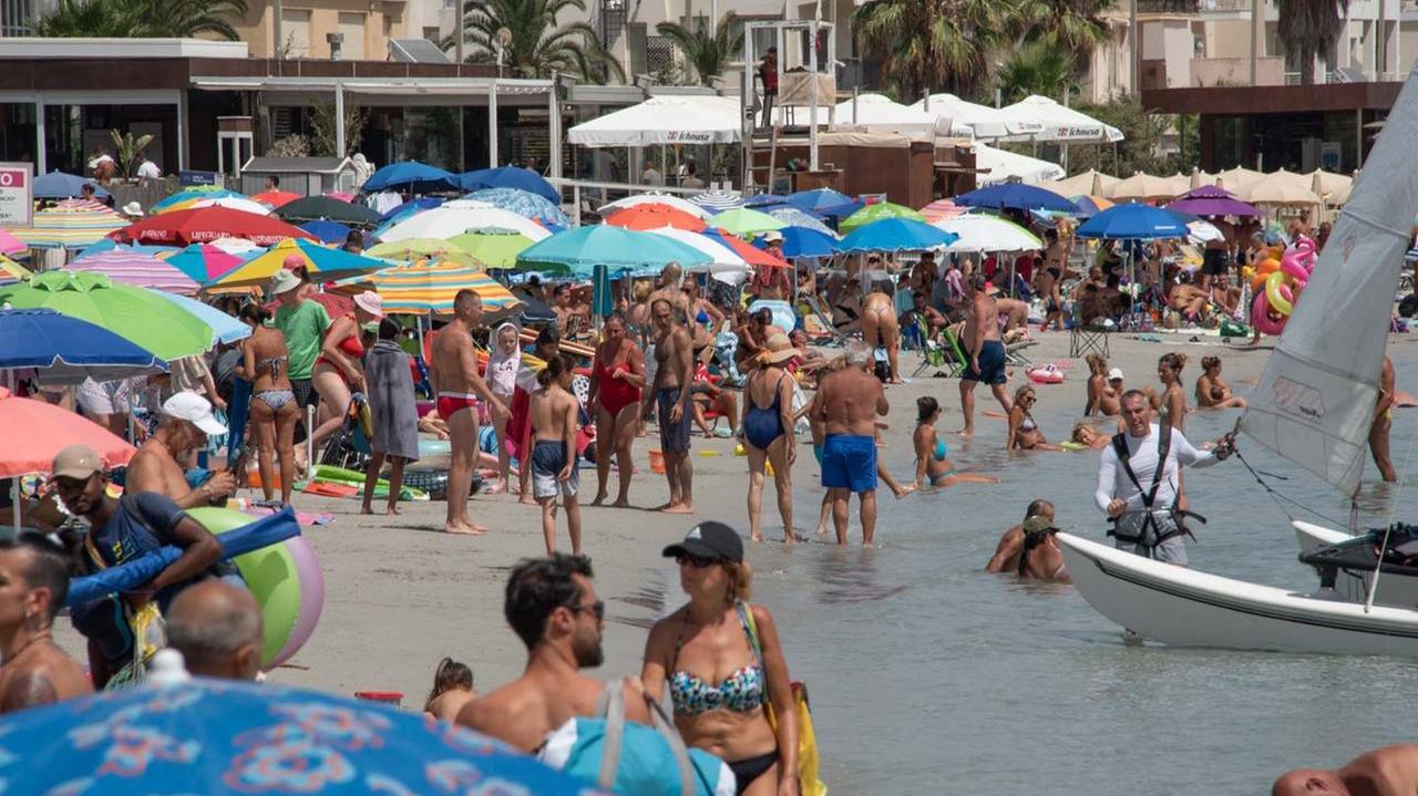 Mare spiaggia il Poeto Estate 2023
