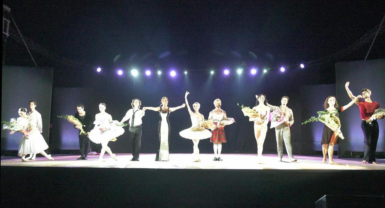La nuit des etoiles, la grande danza in piazza a Olbia