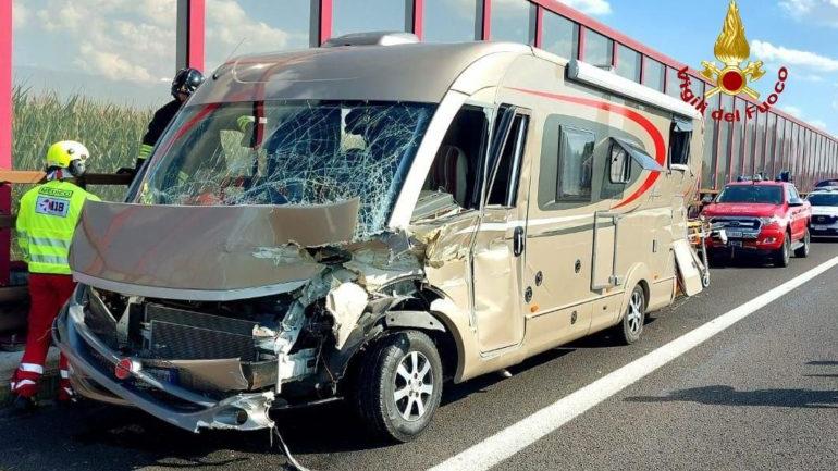 Il camper coinvolto nell'incidente