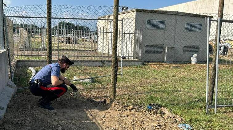 Capannori, tentato furto di rame in una ditta: cinque arrestati