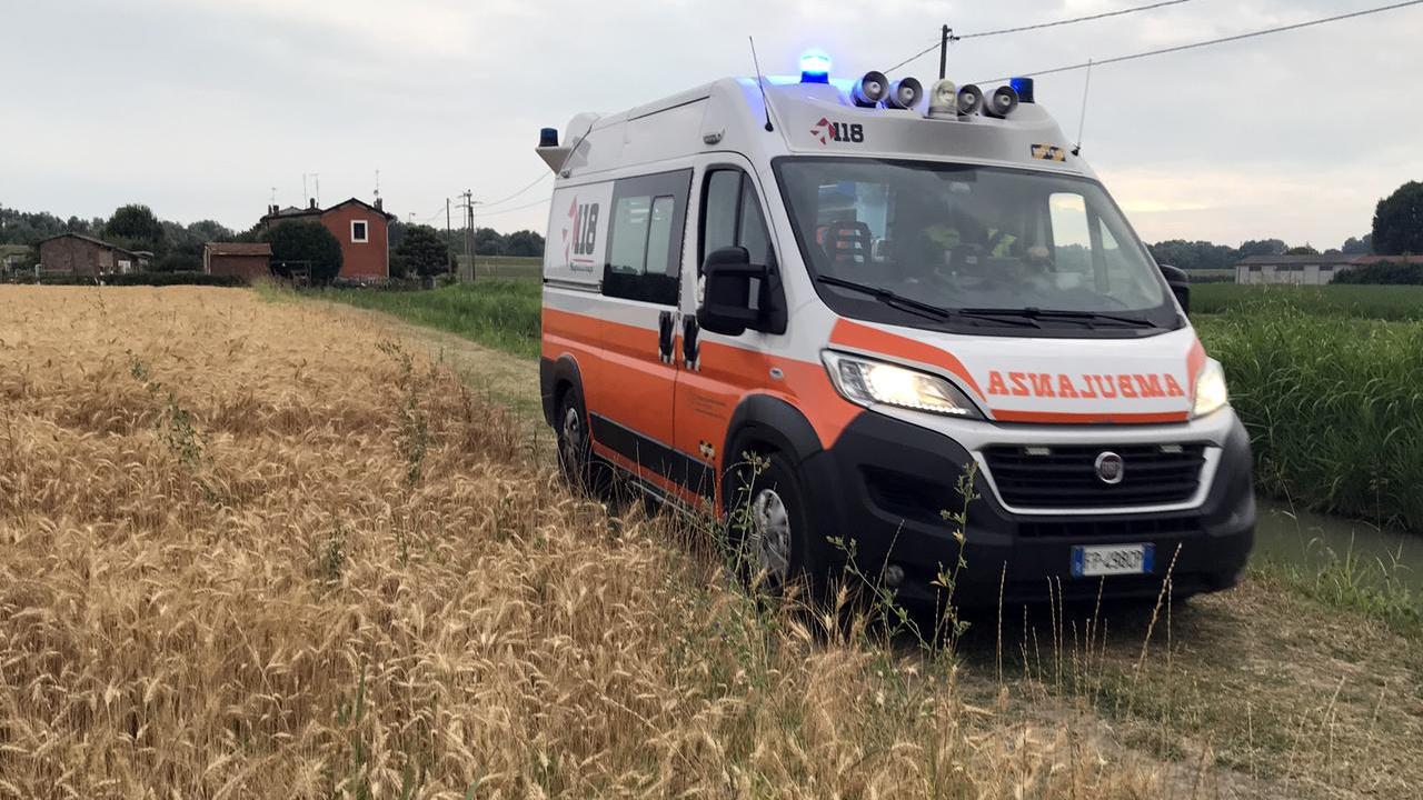 Da solo, in vita e nella morte. Senzatetto trovato esanime in un casolare abbandonato a Volania