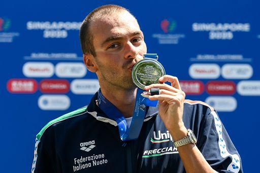 Nuoto, Paltrinieri d’argento nella 5 chilometri ai mondiali: «Medaglia con... il dito rotto»