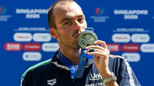 Nuoto, Paltrinieri d’argento nella 5 chilometri ai mondiali: «Medaglia con... il dito rotto»
