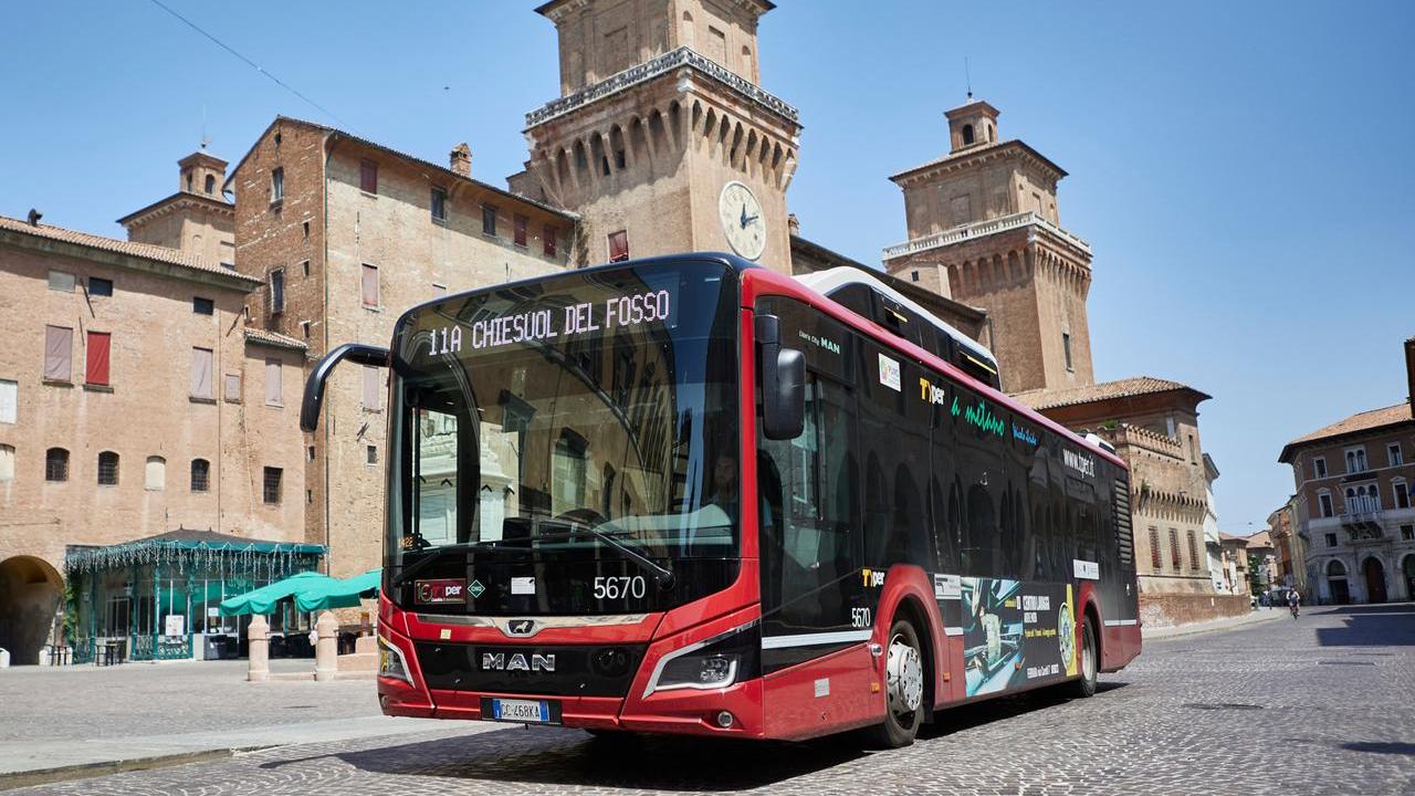 Ferrara, addio ai vecchi validatori sugli autobus