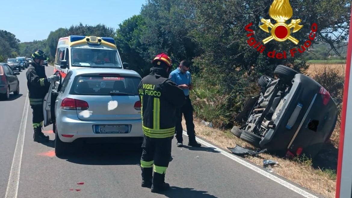 Auto si ribalta dopo il tamponamento: paura sulla 127 Bis