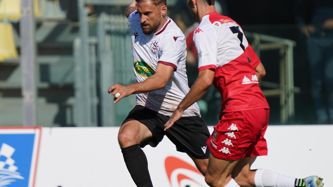 Livorno, c’è la firma di Chicco Dionisi. L’attaccante è atteso in ritiro