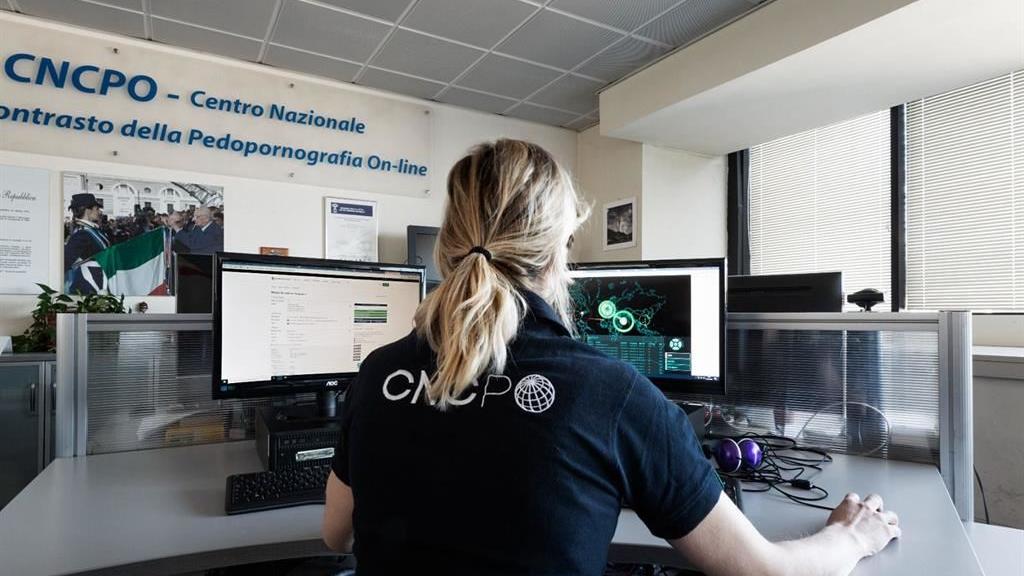 Lucca, aveva migliaia di files pedopornografici: arrestato