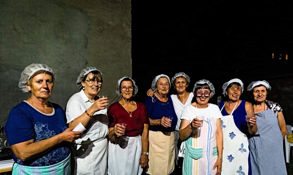 Gatta in festa con scarpazzone e Parmigiano Reggiano