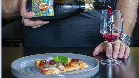 “Il Lambrusco? Perfetto con la pizza”: è partito da Reggio Emilia il tour delle degustazioni