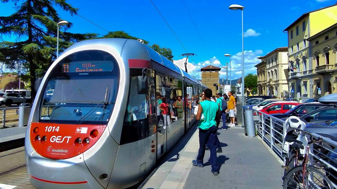 Tramvia a Firenze, boom passeggeri: +20% nei primi sei mesi dell’anno grazie alla Vacs