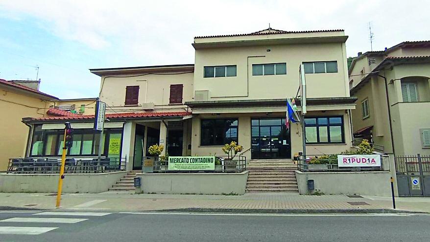 La pizzeria La Macine accanto al Circolo Arci in via Firenze