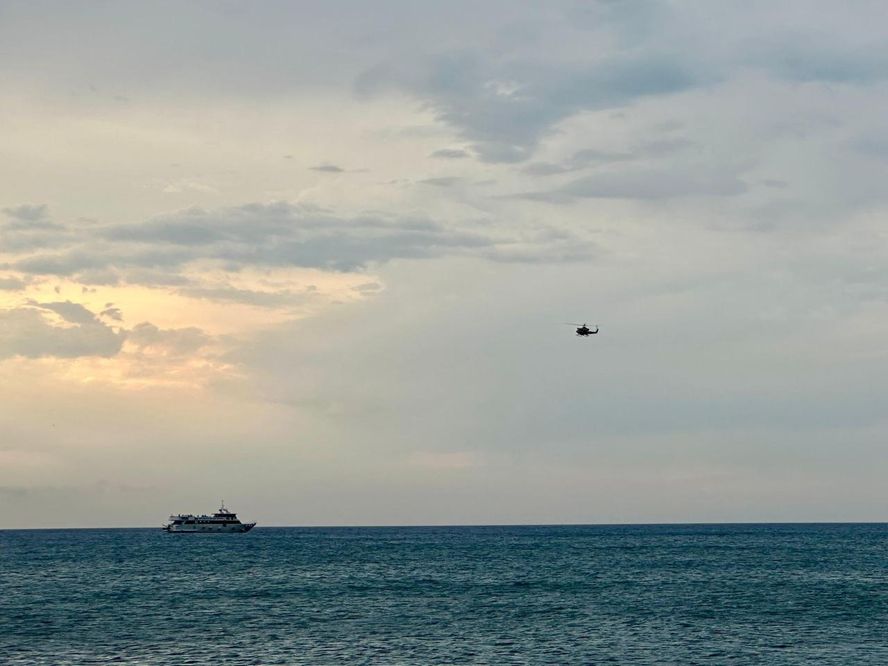 San Vincenzo, si allontanano in mare col sup: paura per due fratellini ritrovati dopo quasi un’ora