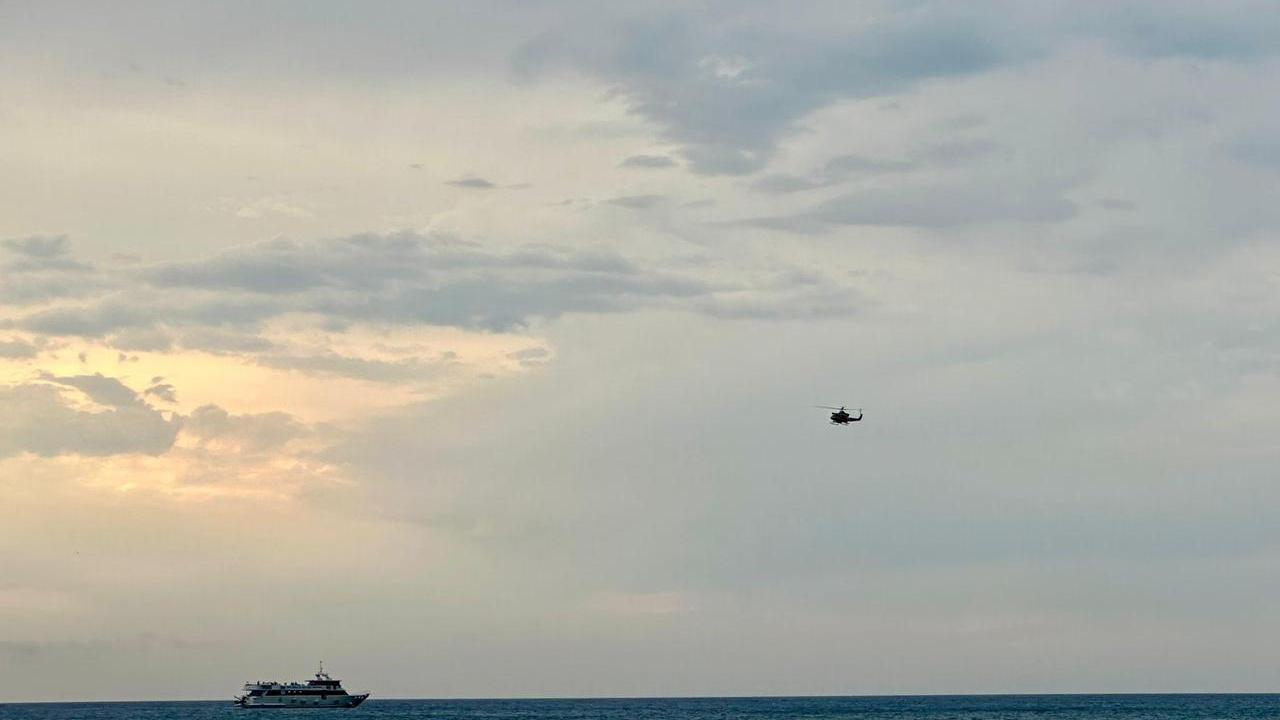 San Vincenzo, si allontanano in mare col sup: paura per due fratellini ritrovati dopo quasi un’ora