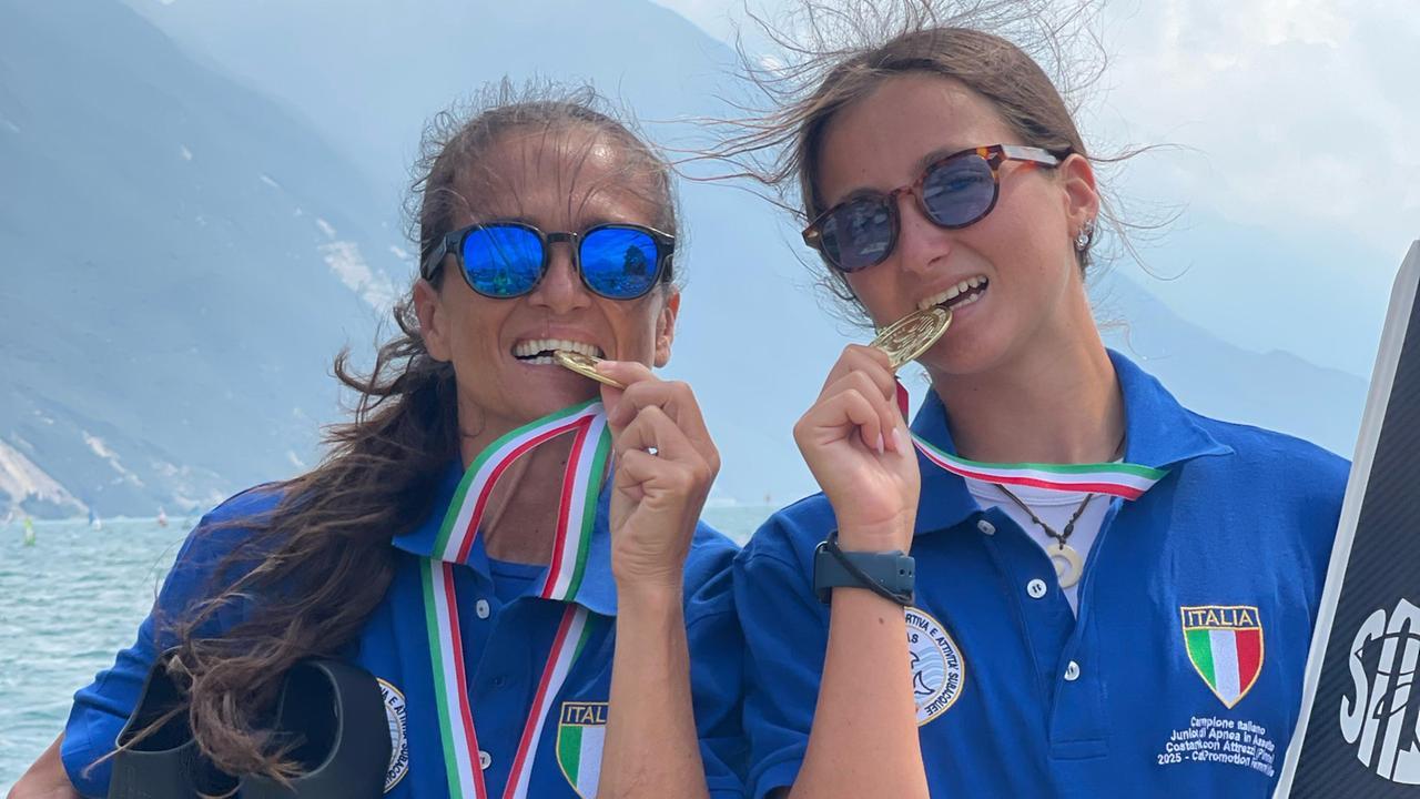 Apnea, Chiara Obino regina degli abissi: nuovo record mondiale al lago