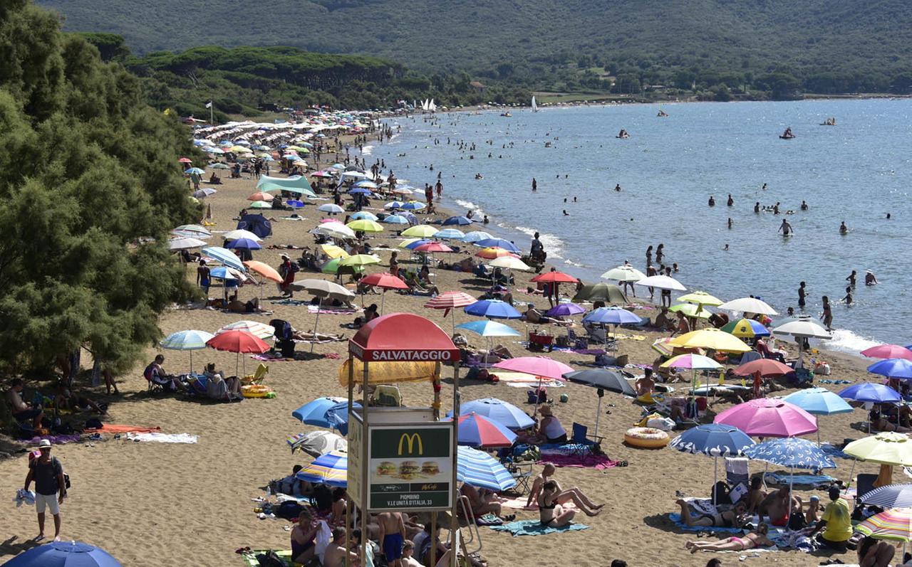 
	Uno scorcio della spiaggia di Baratti

