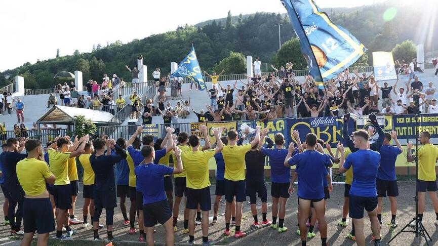 Il saluto della squadra ai tifosi