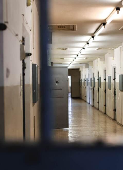 Ferrara, usò un microtelefono dentro il carcere. Processo da “rifare”<br type="_moz" />
