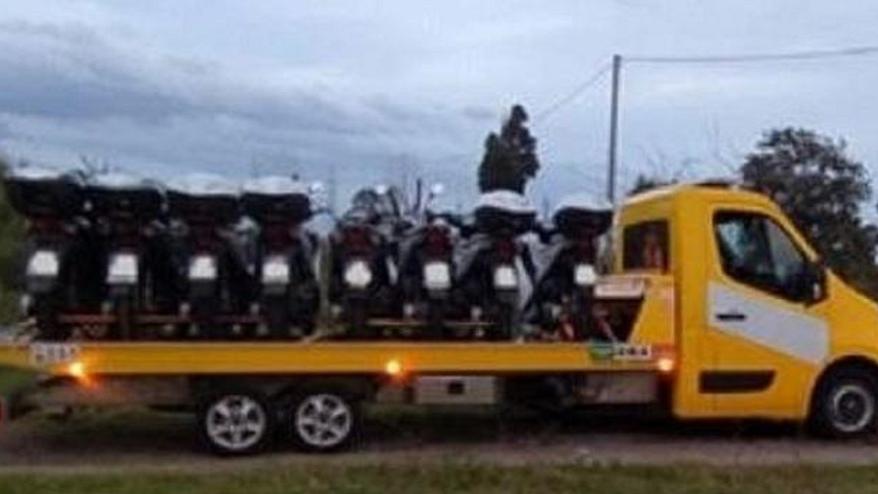 Livorno, torna la banda degli Honda Sh: la polizia sequestra un furgone