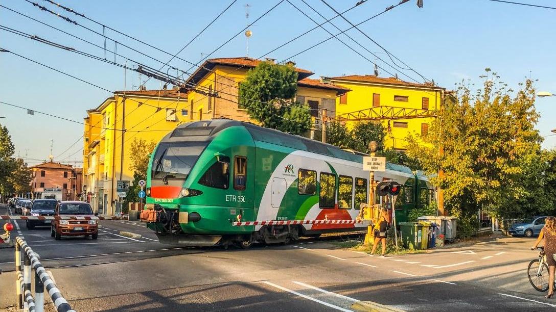 Il passaggio a livello del treno Gigetto