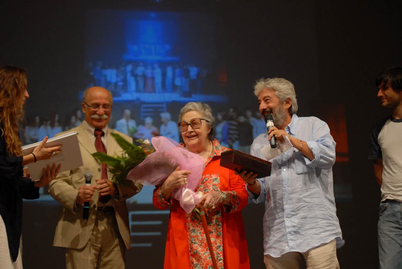 
	Lia Origoni omaggiata nel 2010 al teatro "I Colmi" (foto di Fabio Presutti)

