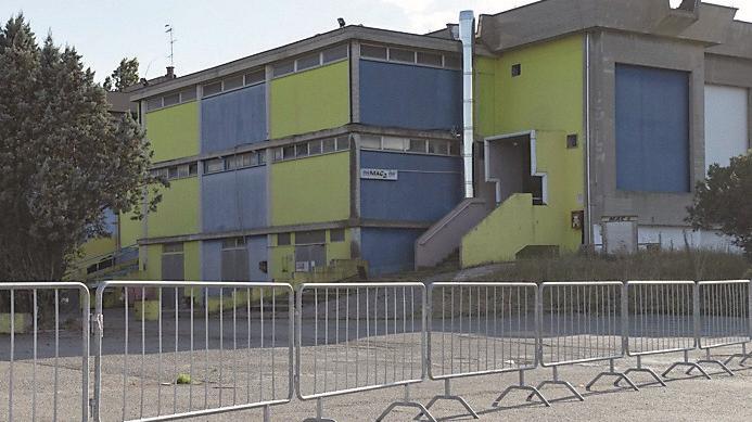 La discoteca Mac2 transennata