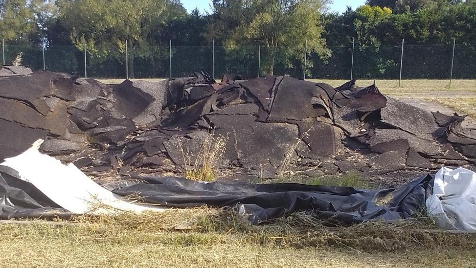 A Jolanda, «rifiuti bituminosi esposti al meteo. E nessuno interviene»