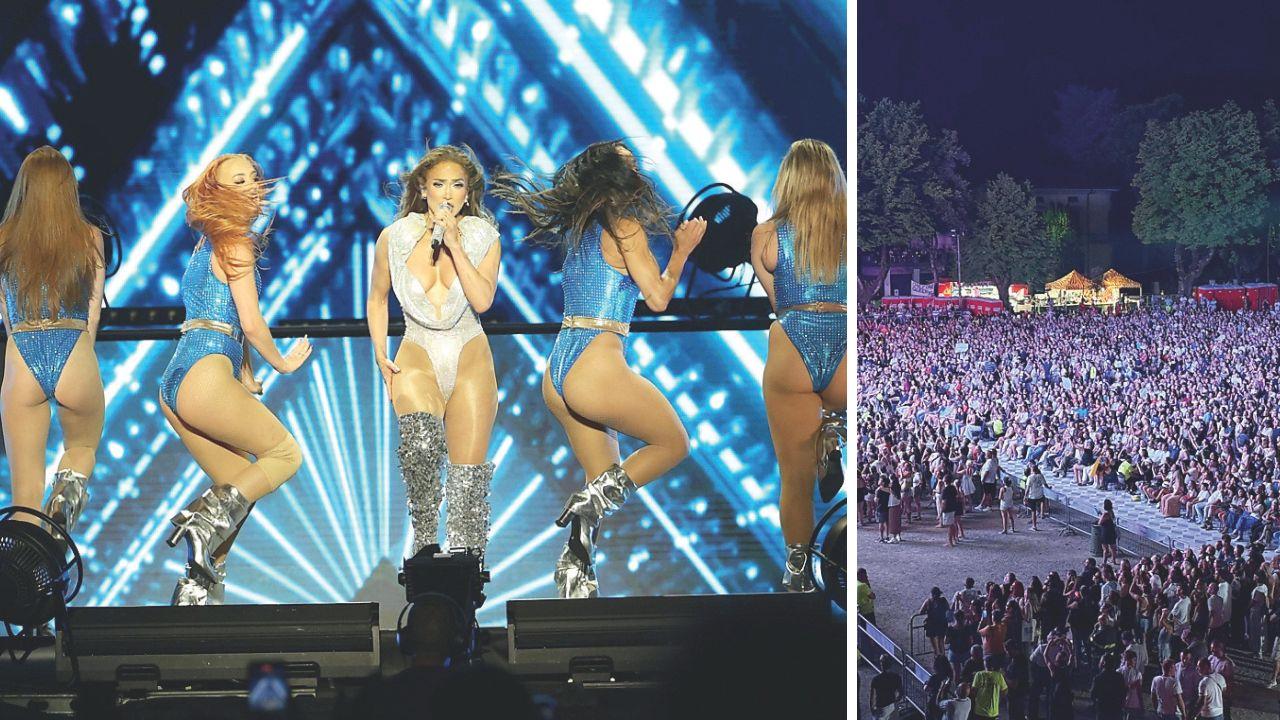 Un momento dello spettacolo e la folla di spettatori (foto Nucci/Innocenti)