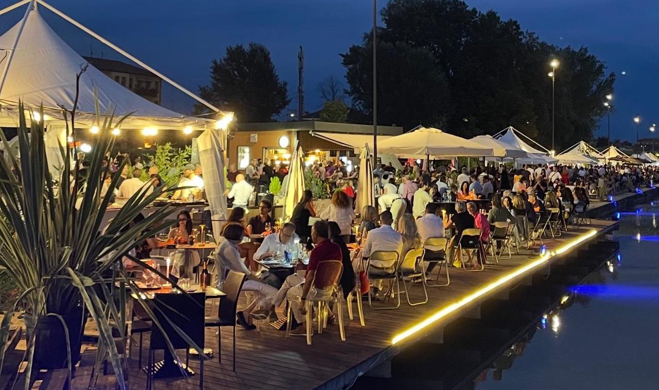 Cene “in the sky” a Ferrara. Via alle serate gourmet sospesi a 50 metri