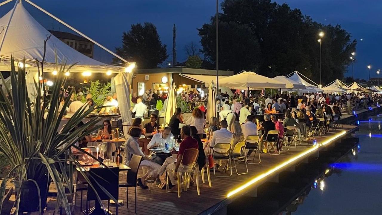 Cene “in the sky” a Ferrara. Via alle serate gourmet sospesi a 50 metri