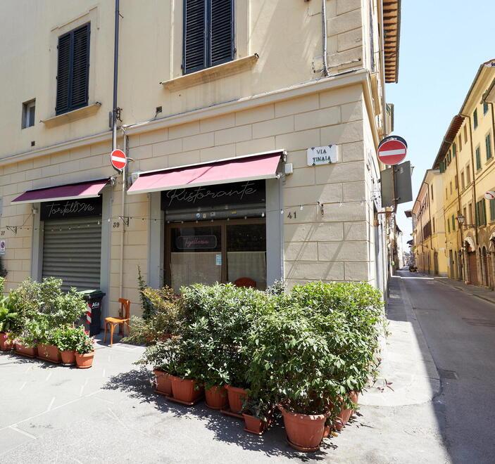 Il locale ora chiuso all’interno del quale avvenne l’infortunio