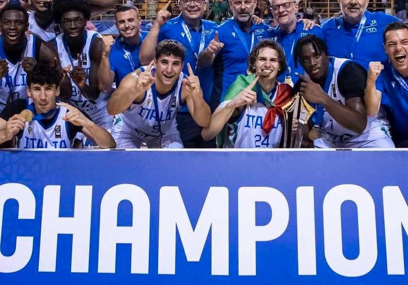 
	La festa dell'U20, <strong>Stefano Trucchetti</strong> &egrave; il secondo da sinistra in basso

