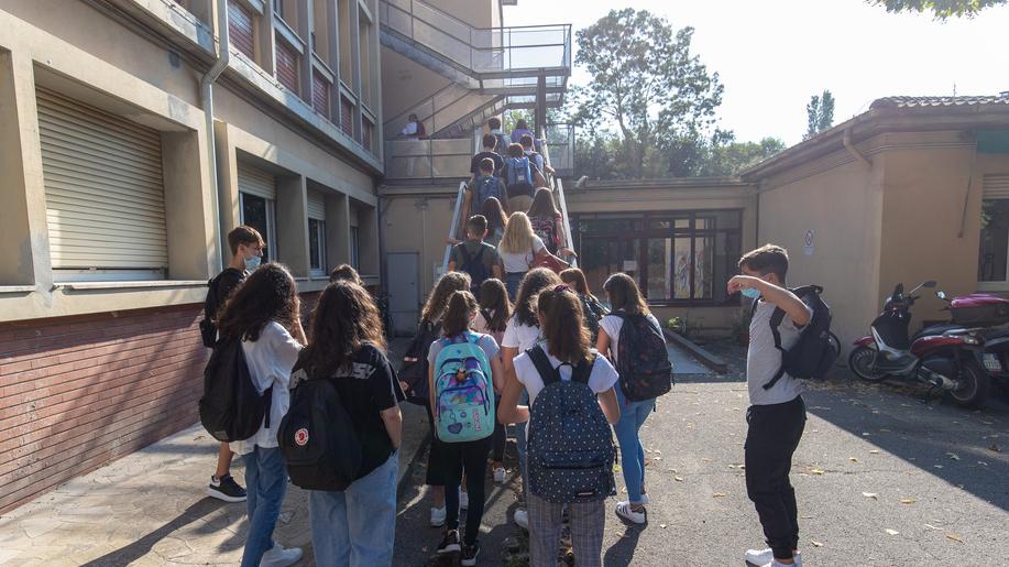 Ferrara, salta una prima al liceo Roiti: due “classi pollaio” da 34 unità