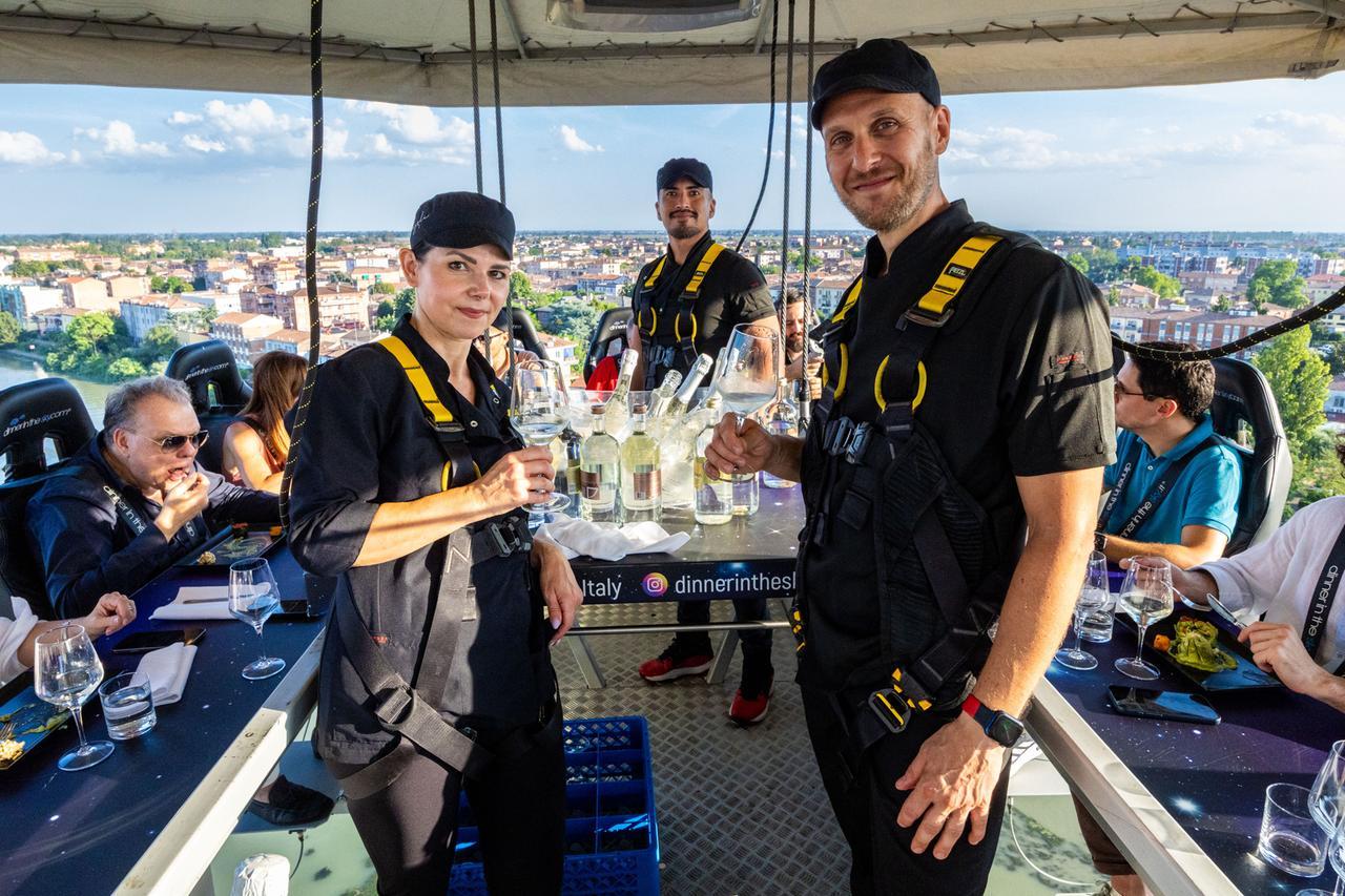 Una cena su Ferrara. A bordo del ristorante stellato sospeso in aria
